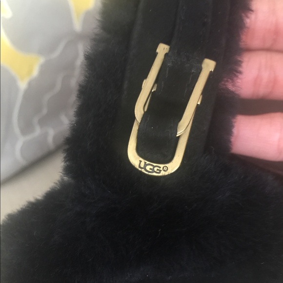 UGG Classic Earmuff - Picture 2 of 7